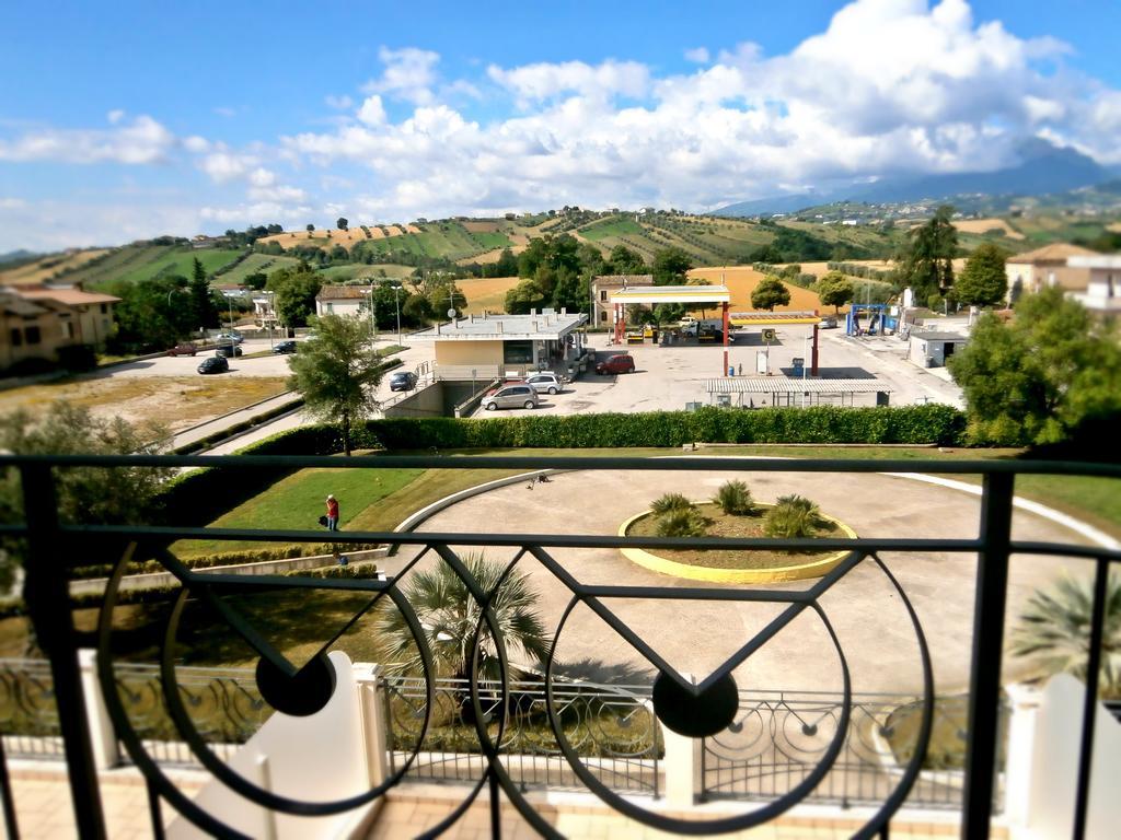 Hotel Concorde Sant'Egidio alla Vibrata Exterior foto